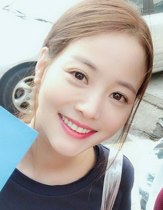  손여은 나이 키 사진 인스타그램 보기