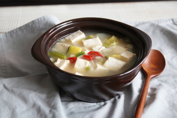  맑은 애호박 새우젓찌개 두부까지 넣어 든든히