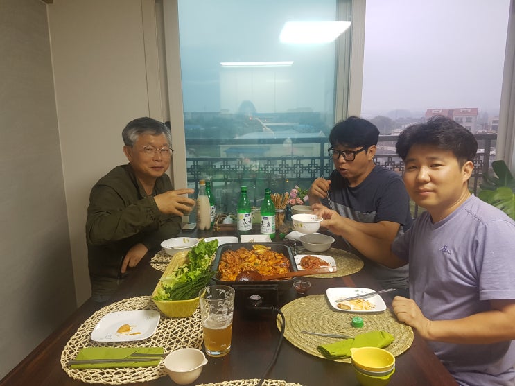 테라스가 넓어서 오늘은 집에서 닭갈비요리~ 테라스가 넓어서 오늘은 집에서 닭갈비요리~