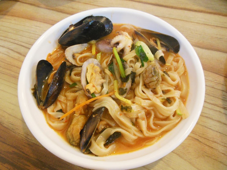  제천 칼국수맛집 강화도해물칼국수 만두국도 있어요