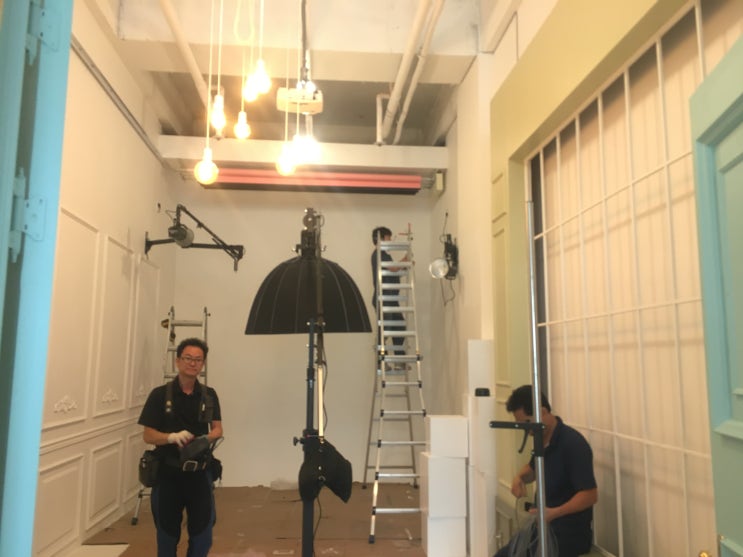  목동동 스튜디오의 호리존트를 제작했다
