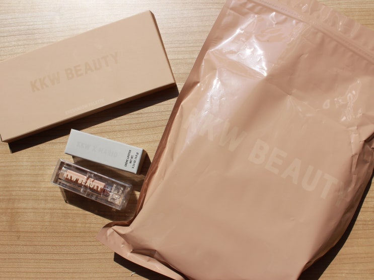  지름) KKW BEAUTY 킴 카다시안 뷰티