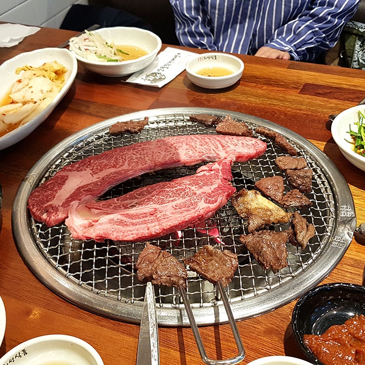 한우와 육회가 맛있는 대연동 축산물직거래센터 희성식품