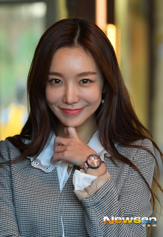  신소율 “김지철과 공개열애 행복해, 결혼 생각도 슬슬”