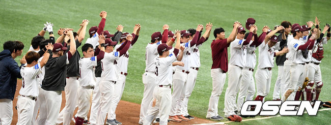 넥센, 한화 꺾고 플레이오프 진출. MVP 임병욱. 안우진, 장정석 감독. & 이정후.