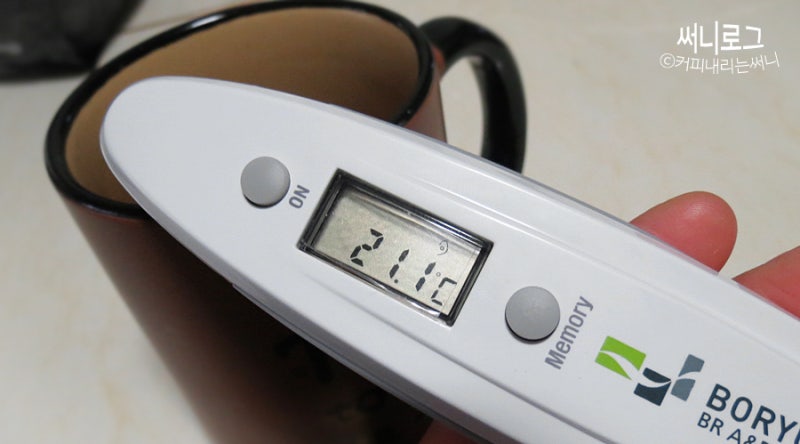 가정용 비접촉 체온계, 1초만에 뚝딱! 4