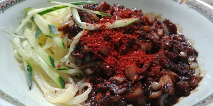  동화반점 - 공룡알로 유명한 동대문 유니짜장 맛집