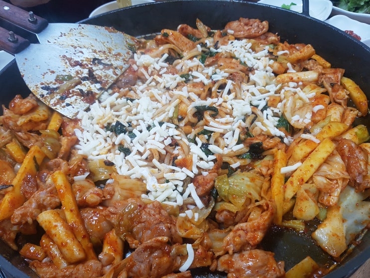 닭갈비와 초계국수 홍천맛집 산촌닭갈비 후기