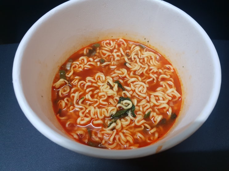 CU 편의점 칼칼한 깻잎 라면