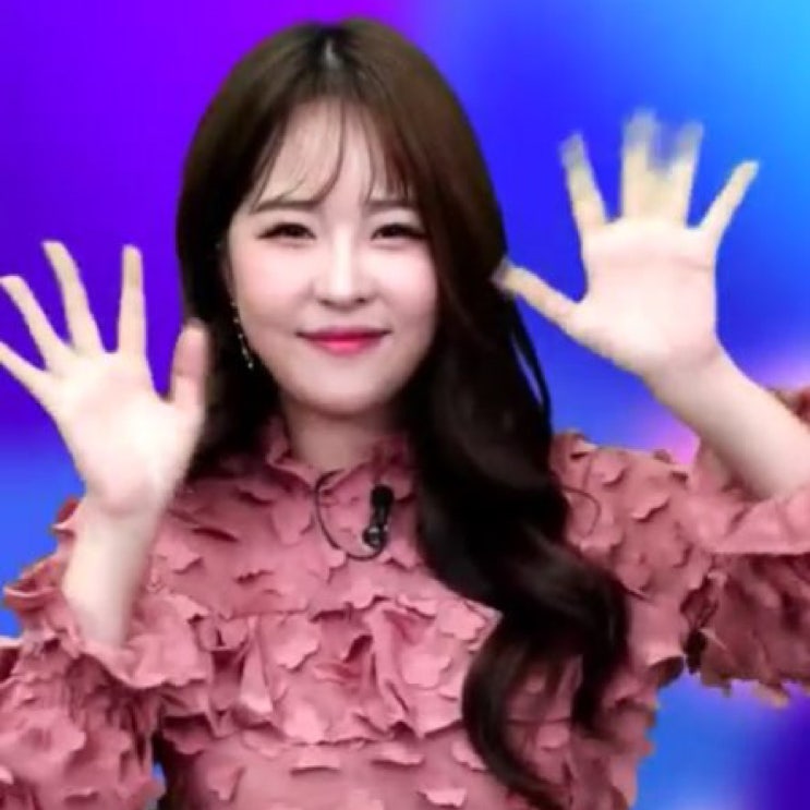  잼라이브 김해나 아나운서 핑크 블라우스 사랑스러워 