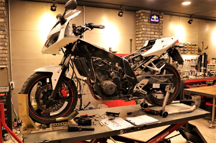  2009년식 대림 VJF250 작업중...