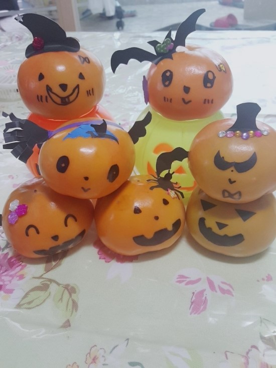 할로윈데이~ 호박대신 감으로 준비해요~ 할로윈데이~ 호박대신 감으로 준비해요~
