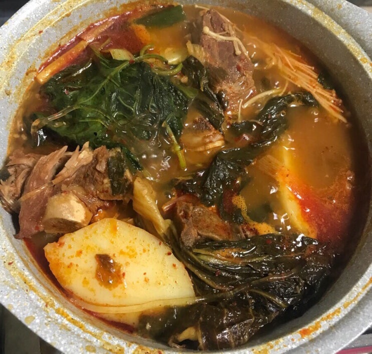  [강동구 명일동 감자탕 존맛 JMTGR 맛집 맛나감자탕 / 굽네치킨 고추바사삭] 겨울은 욕이 나오는 계절 식욕폭발