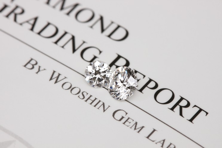 신림에서 방문, 처음 팔아본 다이아몬드 감정서 일치여부 확인후 매입하기