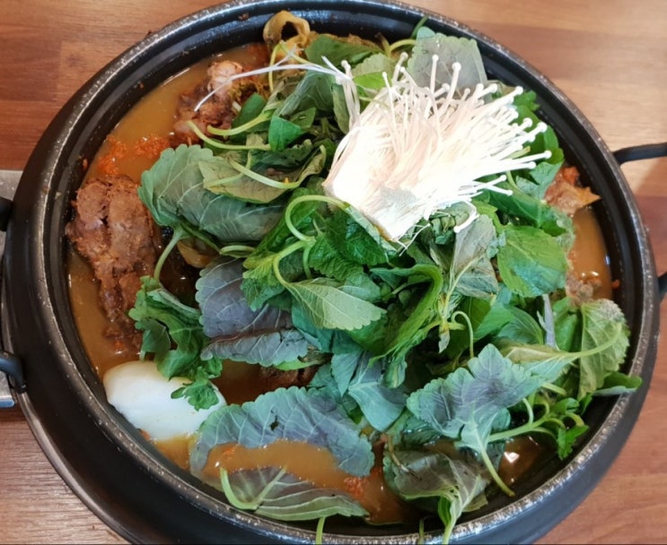  동서변동 놀이방식당    뼈큰청진동 해장국
