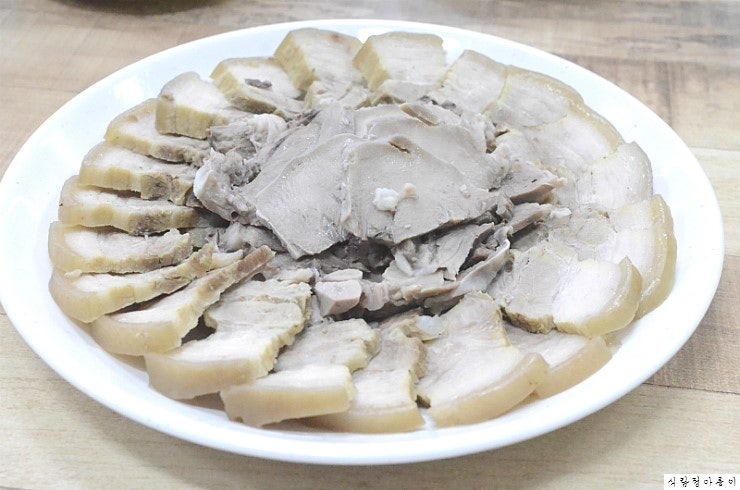 장터돼지국밥 사진 3
