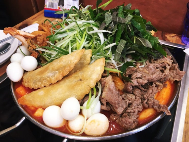  평촌역점 청년다방 떡볶이, 오징어와 차돌박이를 한 번에 먹어보잣
