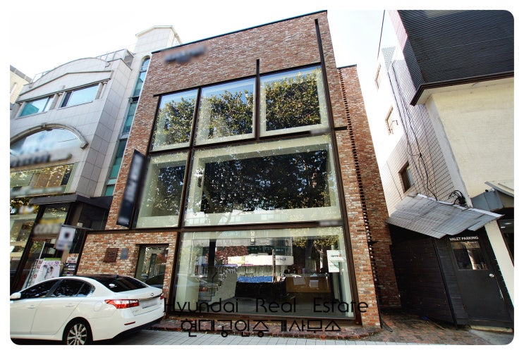 청담동 대로변 통사옥임대 - 전면 통유리 쇼룸, 지하1층~3층규모, 발렛파킹가능, 빠른입주, 청담명품거리, 고풍스러운 외관.