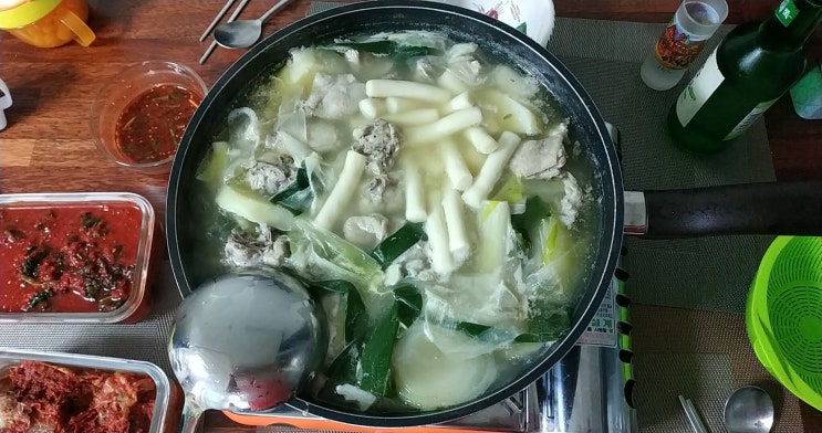  집에서 닭한마리 끓여서 먹었네요~
