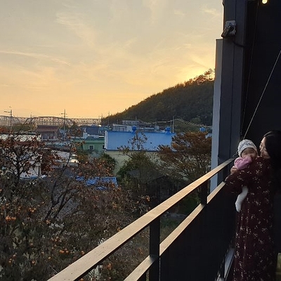  밀양 삼랑진카페 어셈블커피로스터스 노을은 밖에서