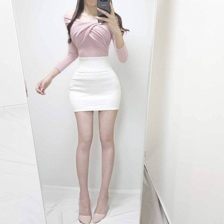 숨막히는 골반몸매 치즈벨벳 인스타그램 숨막히는 골반몸매 치즈벨벳 인스타그램