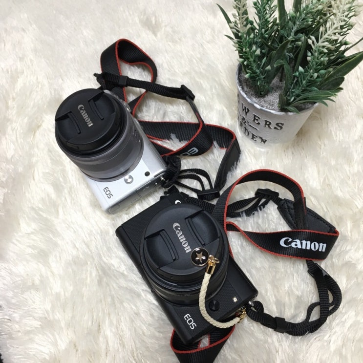 캐논 EOS M100 미러리스 카메라 화이트/블랙 비교샷