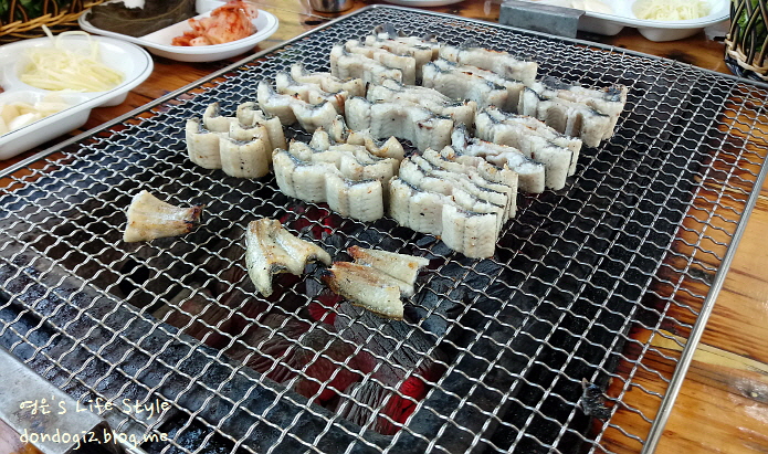  고창 장어학교에서 먹은 맛있는 장어구이와 복분자주