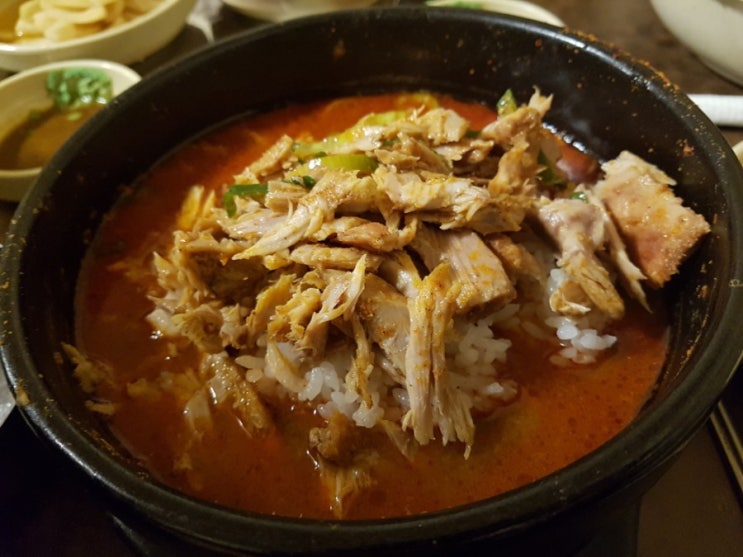  충남 아산시 곡교천 은행나무길 구경 후, 맛집 찾아 삼만 리.  어서 와 아산은 처음이지? 시골집뼈해장국 한번 먹기 힘드네. ㅋ.
