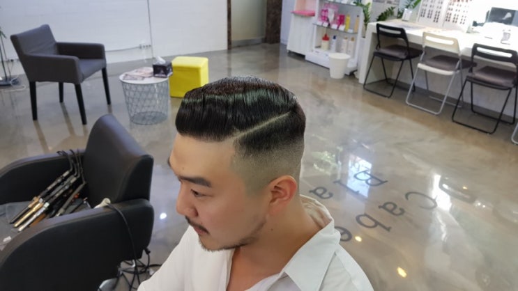  페이드컷 짧은머리 아이롱펌으로 스타일난다