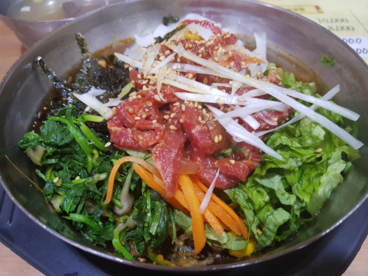 가을여행 주간 논산 익산 서천 군산 일정 중 익산 맛집 진미식당. 황등 육회비빔밥은 처음이야.
