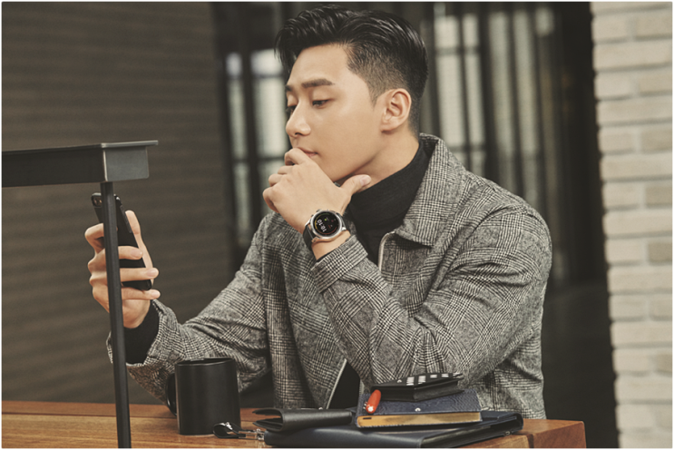  박서준 시계는 몽블랑 서밋2 PSJ 캡슐 컬렉션과 함께 살펴봐요