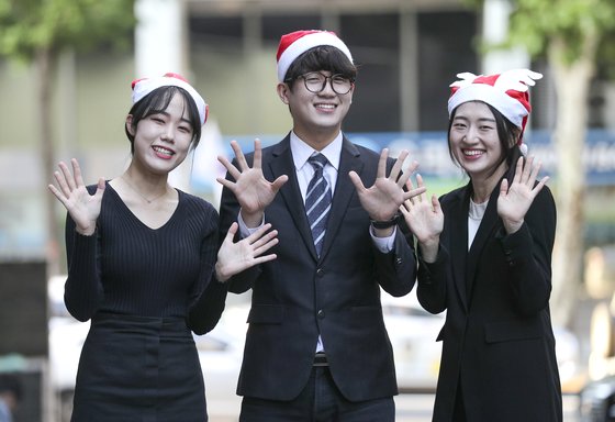  [중앙일보] 음악이 흐르는 지하철역, 대학생ㆍ중고생들 한마음... 4년간 700여명 모였죠 (2018.11.01)