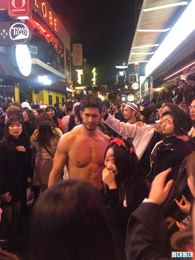 용산 가야라트리호텔 예약하고 이태원 할로윈데이 놀러갔다왔어요