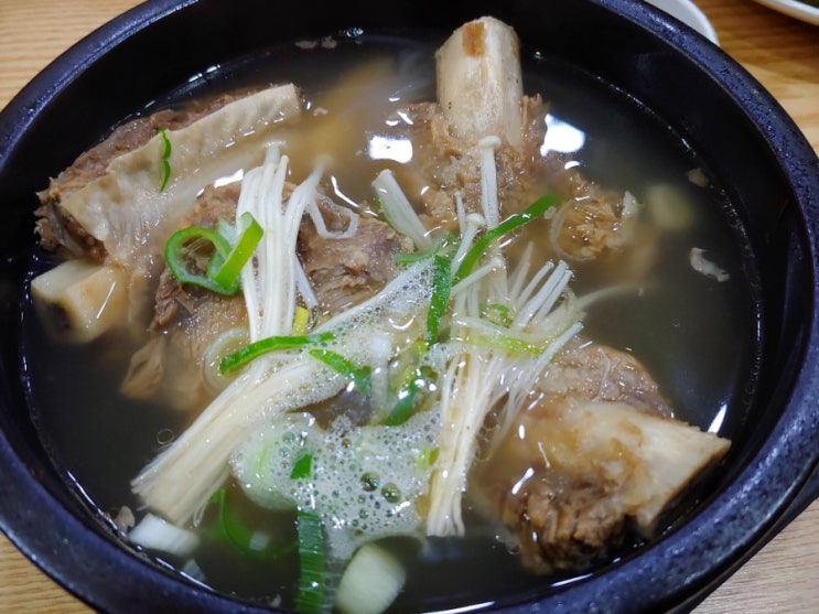  거제 갈비탕 맛집 지세포 일운면에 위치한 수원왕갈비 왕갈비탕 점심메뉴로 강추해요.