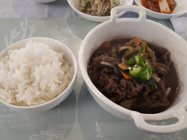  홍대 소고기 하우 불고기정식 고급져