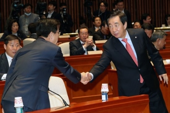 [정치] 김태흠 의원 “정치적 주군은 박근혜 대통령”, 자유한국당 논쟁 종식 ‘고언‘