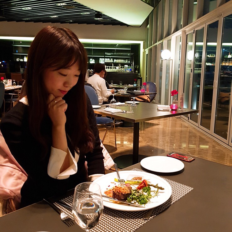  차은우 레스토랑 X 분위기 좋은 한강 더리버 벨라쿠치나