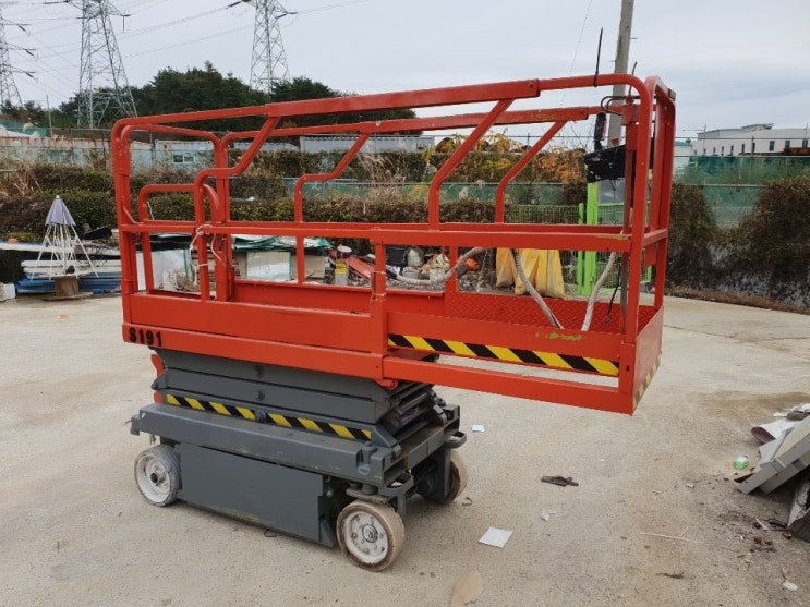  [고고리프트] JLG1932E2 - 7.7m 작업가능 350만원 (중고고소작업대,리프트,고소작업장비,유압리프트,리프트 가격,수리,AS,비용,중고,임대,판매,대여,매매,구매)