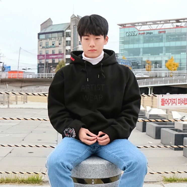  검은 후드티 코디 아티스트웨어 타투 감성에 취해