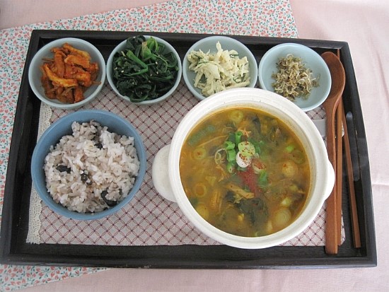  간편조리식품 / 밥상보 오모가리  김치찌개& 해장국으로 맛있는 한끼 