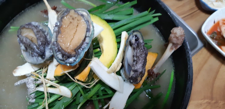 김포 삼포골에서 오리백숙과 오리주물럭 먹고왔어요. 김포 삼포골에서 오리백숙과 오리주물럭 먹고왔어요.