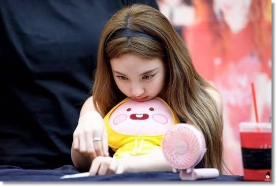 Collection of High-Quality TWICE Nayeon Wallpapers