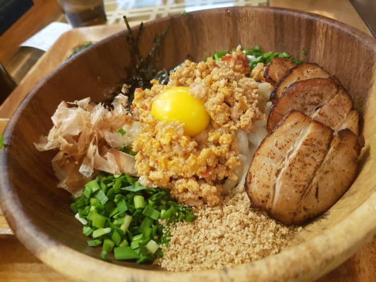  송파구 문정동 법조단지 맛집 엠스테이트 지하 1층 나무젓가락. 마제소바라는걸 처음 먹어보다. 마제소바 맛있다.