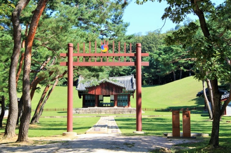  서오릉  조선 제8대 예종(1468~1469 재위)과 계비 안순왕후 한씨가 잠든 능  창릉