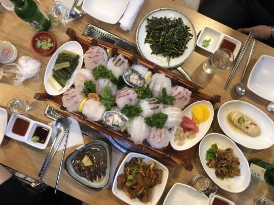  인계동 회맛집 숙성회/ 꼬막솥밥 전문점  “바다예찬” 
