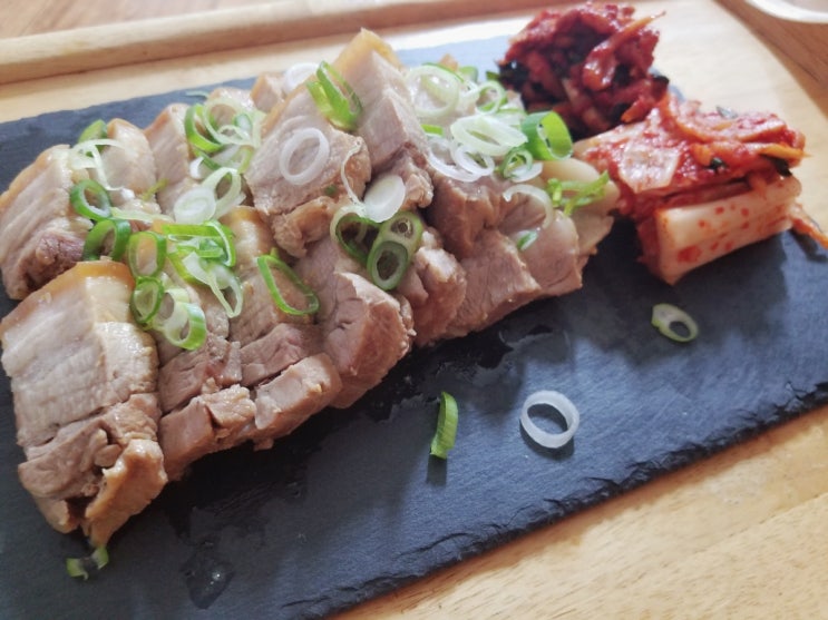 집밥. 저수분 수육. 집밥. 저수분 수육.