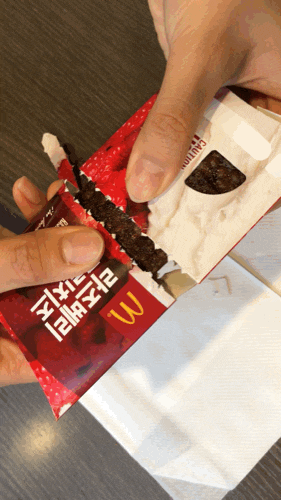  충격적인맛! 맥도날드 라즈베리 크림치즈파이 ! 이건꼭 먹어야해
