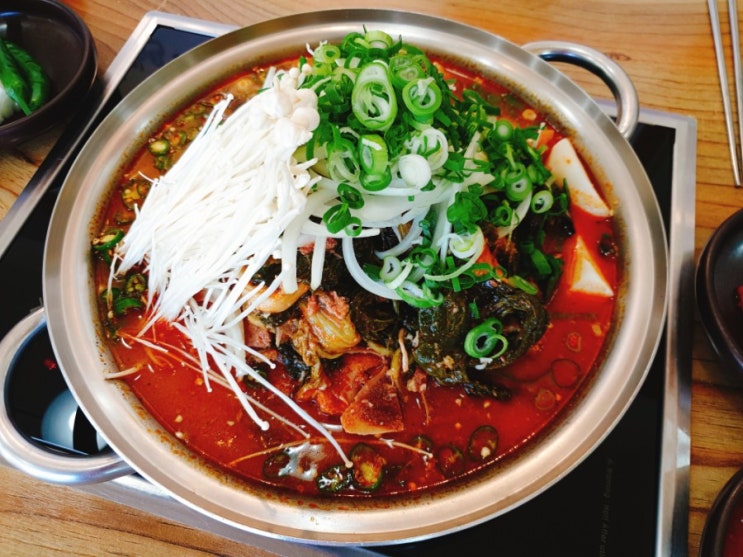  현동맛집 고기가 가득한 감자탕 !!
