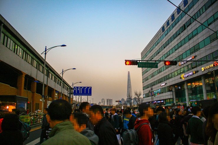  낮과 밤, 여름과 겨울 사이 그 어디쯤 - 동서울터미널 [서울특별시]
