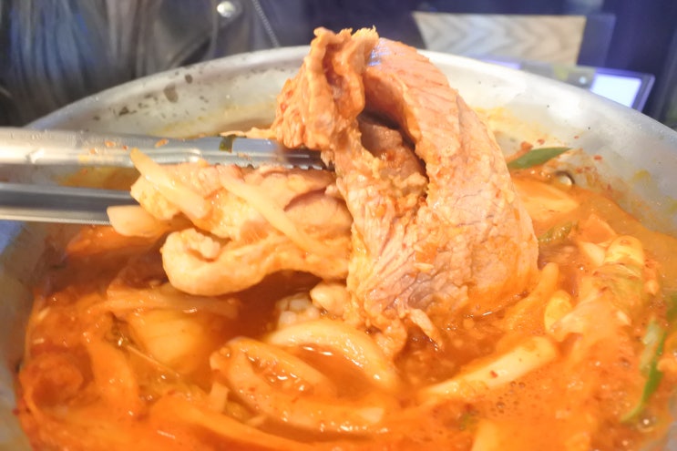  샤로수길 맛집. 서울대입구역 김치찌개의 신역사. 삼백그람. 생방송투데이 방영!
